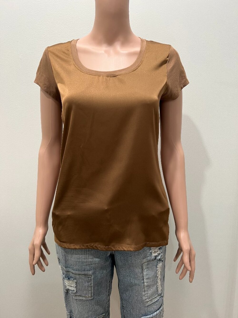 Sleek Vince Camuto bronze top Size S